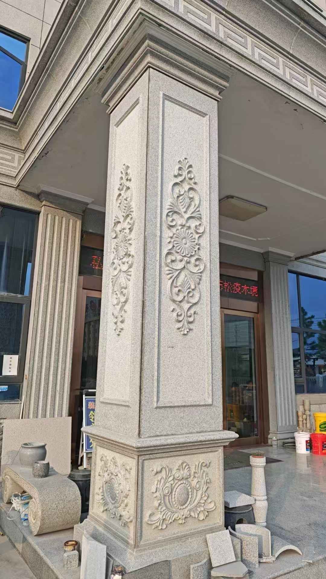 佛山芝麻白别墅雕刻柱子  黄金麻