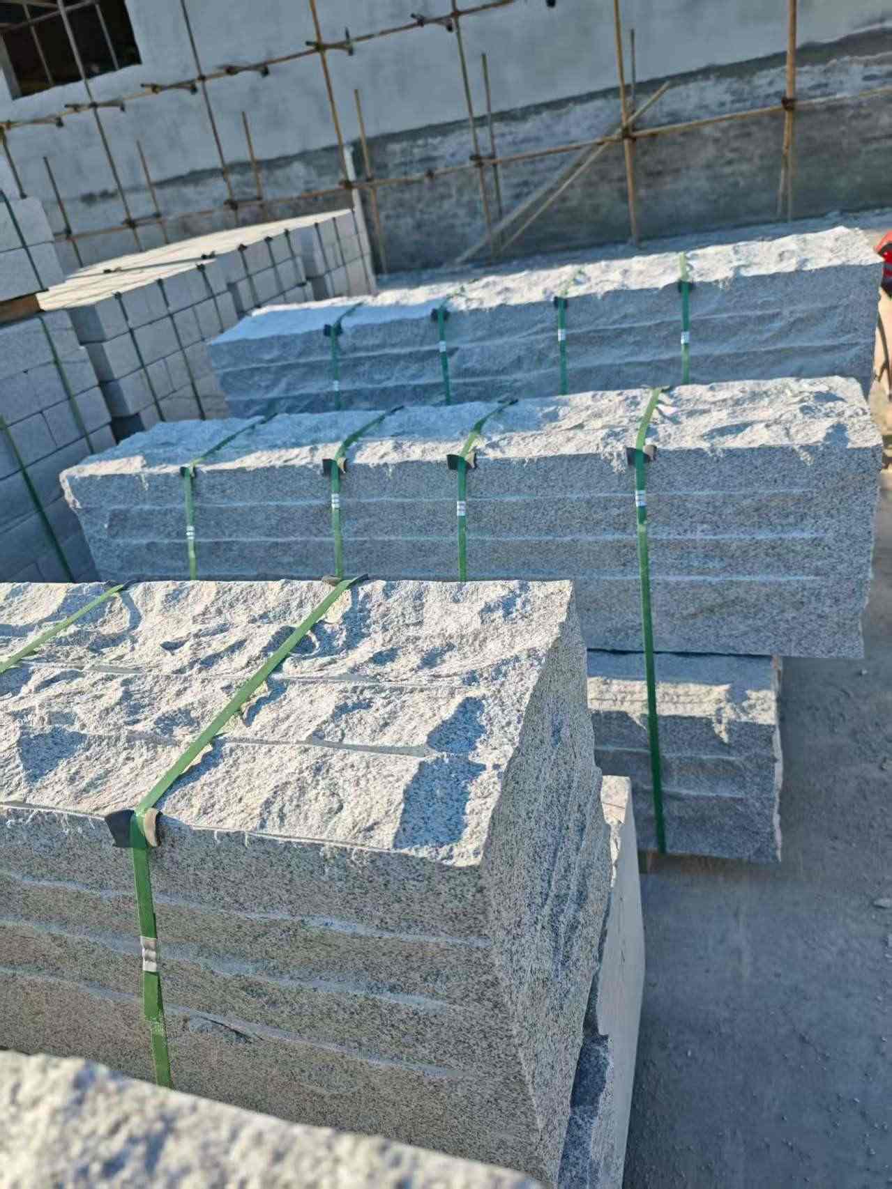 佛山芝麻白自然面整石 坐凳