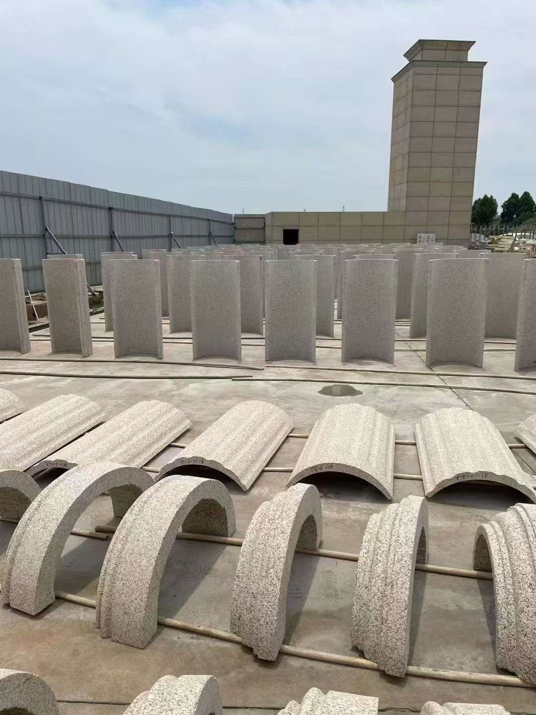 佛山黄金麻别墅柱皮 异形 线条定制